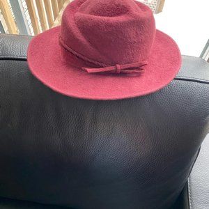 VINTAGE  LADIES HAT 100% WOOL,,SIZE  56.